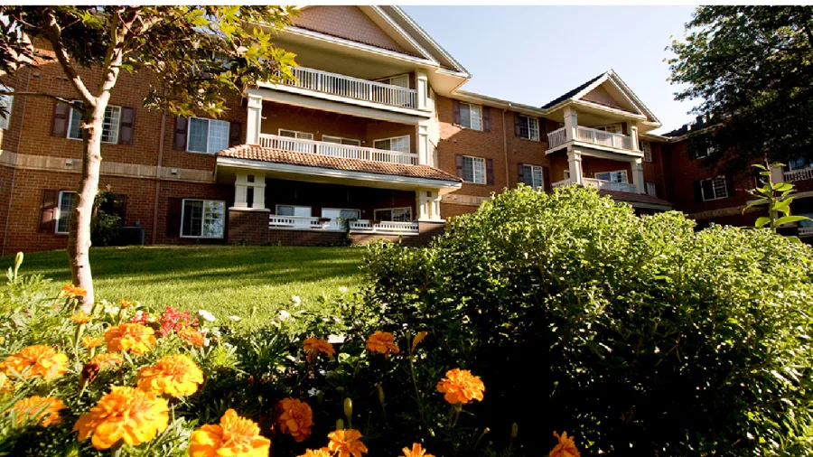  Large estate with landscaped gardens, illustrating efficient asset management for historical properties